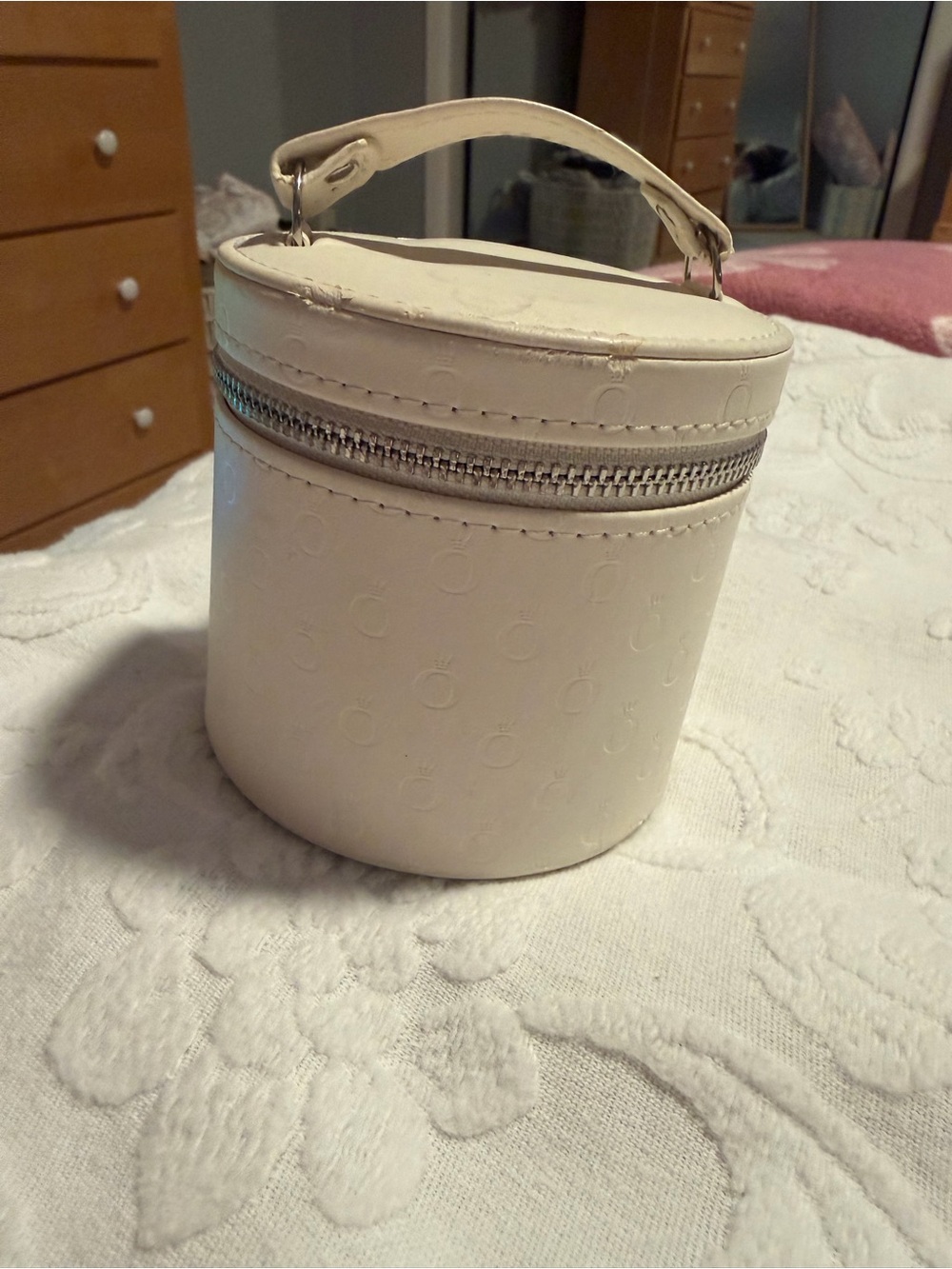 Pandora Cream Round Cosmetic Case with Top Handle